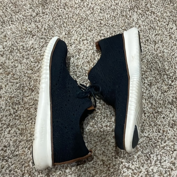 Black men’s dress shoes. - Picture 3 of 4